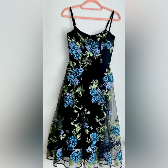 Dress the Population Dresses & Skirts - NWOT Dress The Population Floral Midi Dress Size Small